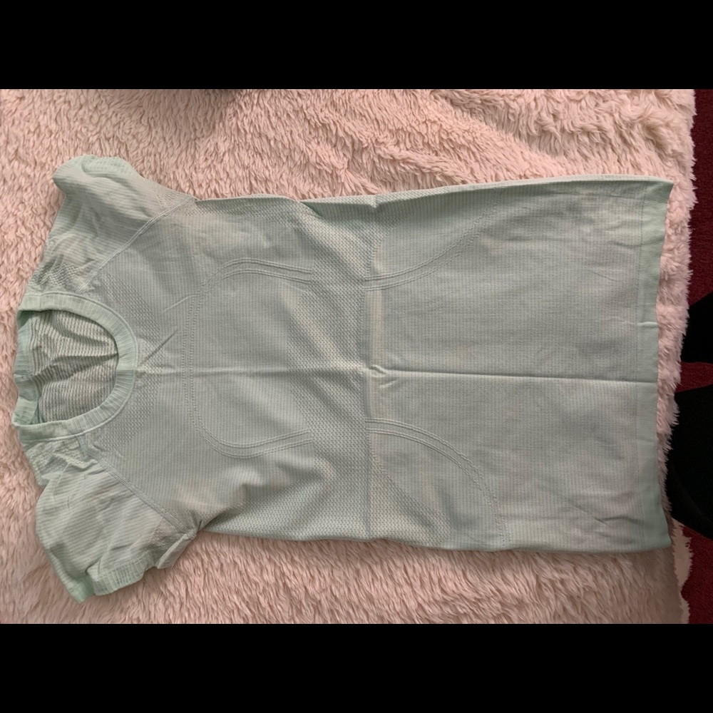 Lulu lemon swiftly tech top